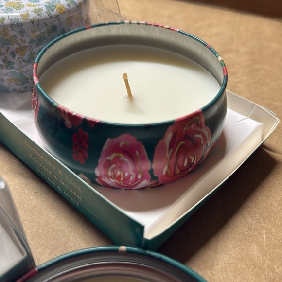 2 pack NEW Pioneer Woman Holly Rose 3-Piece Candle Tin Set - Picture 2 of 5